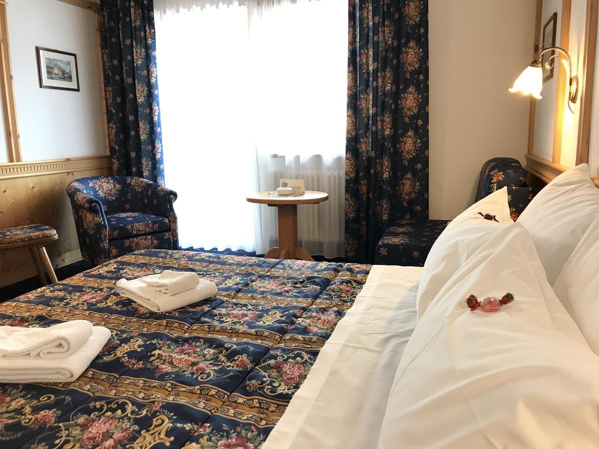 Hotel Alpi Campitello di Fassa Kültér fotó